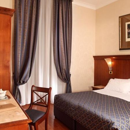 Hotel Serena Roma Esterno foto