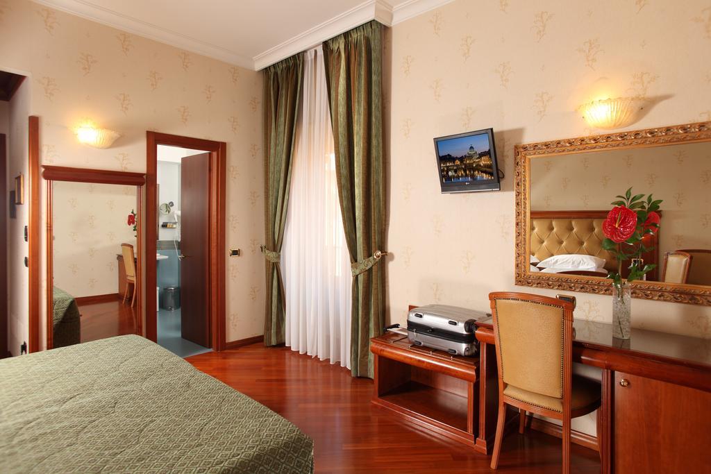 Hotel Serena Roma Esterno foto
