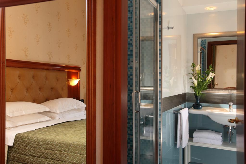 Hotel Serena Roma Esterno foto