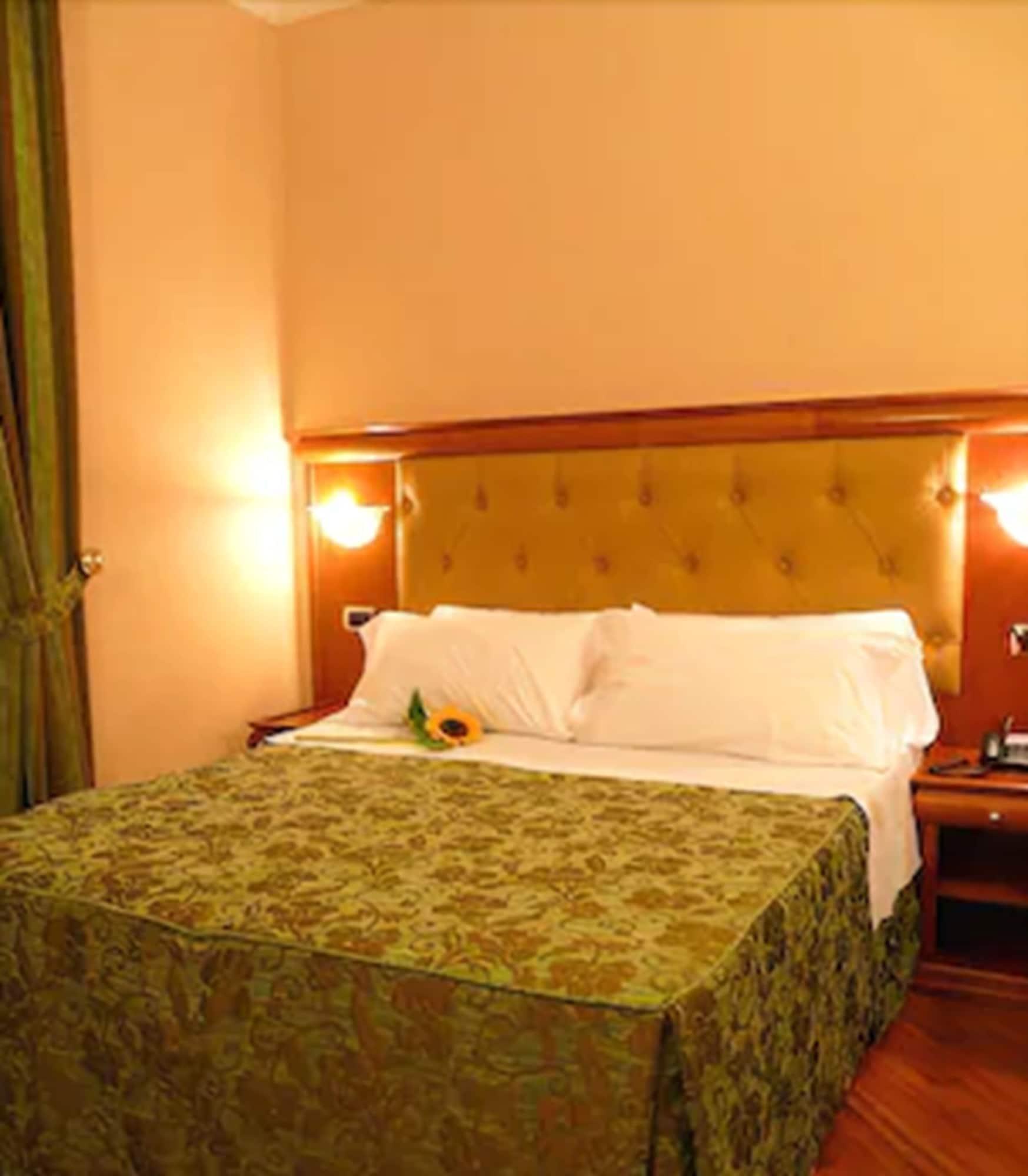 Hotel Serena Roma Esterno foto