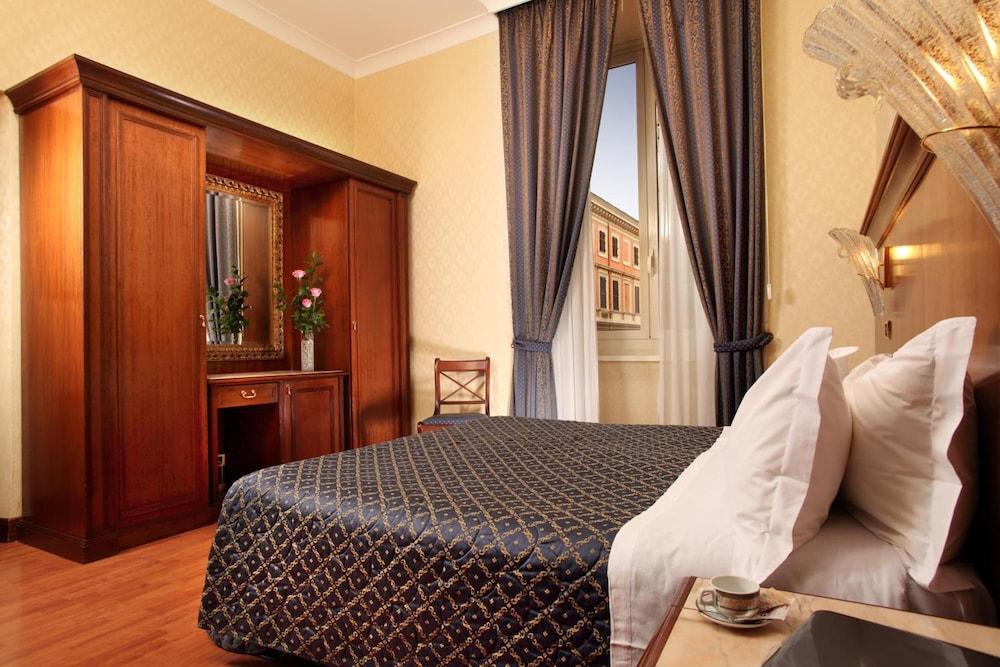 Hotel Serena Roma Esterno foto